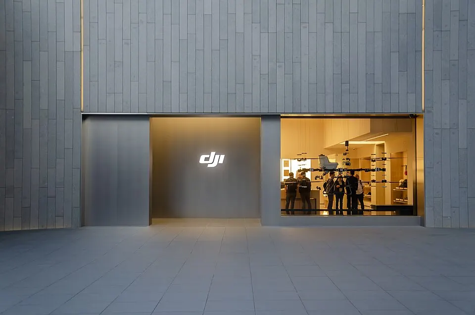 ทางเข้าศูนย์รับรองแขก DJI Sky City